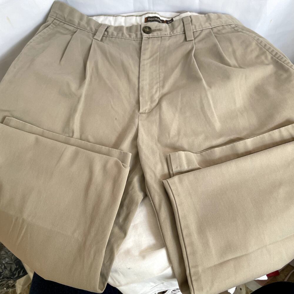 SKU 1508 Dockers D3 Men's Pleated Khaki Pants Tan Beige 33x32